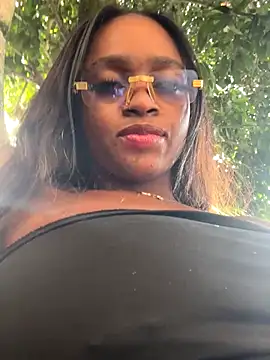 Snapshot of darle_volant chatting on December 2025 08:36:01 PM darle volant online show from December 2025 08:36:01 PM