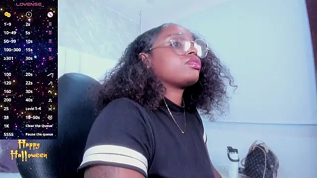 Snapshot of darle_volant chatting on November 2025 08:25:01 PM darle volant online show from November 2025 08:25:01 PM