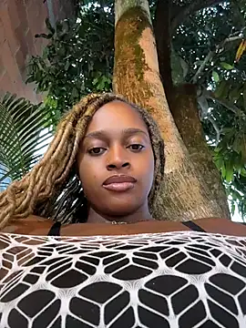 Snapshot of darle_volant chatting on July 2026 11:04:02 PM darle volant online show from July 2026 11:04:02 PM