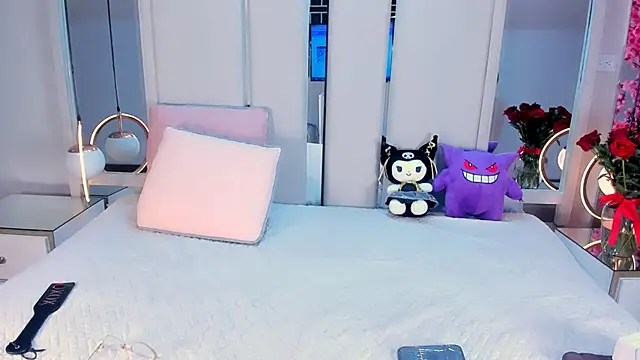 VesperVelvet online show from February 2026 09:01:01 PM