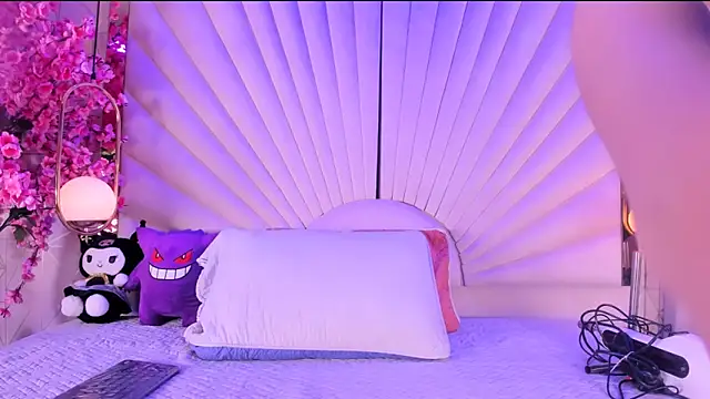 VesperVelvet online show from May 2026 05:11:01 AM
