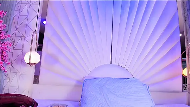 VesperVelvet online show from June 2026 05:18:01 AM