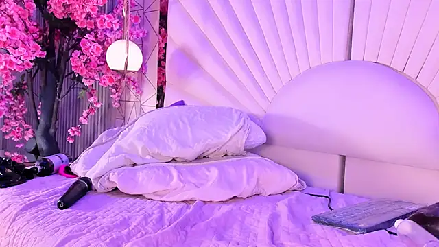 VesperVelvet online show from May 2026 10:36:01 AM