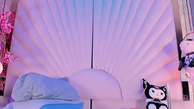 VesperVelvet online show from April 2026 07:45:01 AM