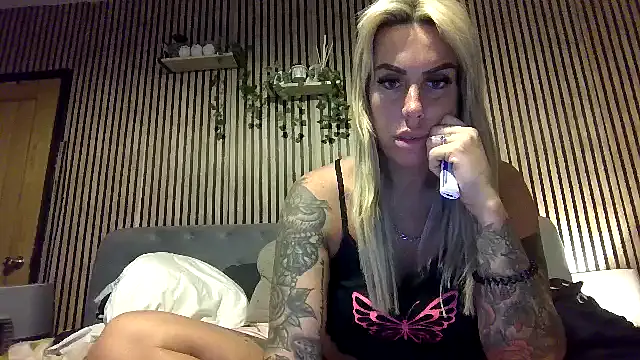 poppyinga1 online show from February 2026 01:05:02 AM