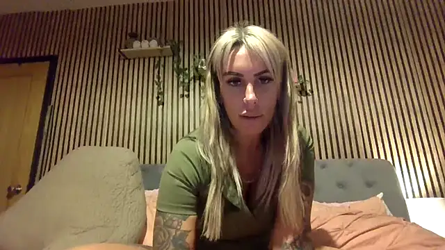 poppyinga1 online show from March 2026 08:37:01 PM