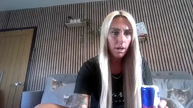 poppyinga1 online show from March 2026 01:22:01 PM