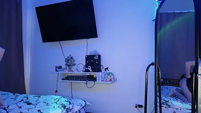 Snapshot of Candy_Flosse chatting on October 2025 08:24:02 AM Candy Flosse online show from October 2025 08:24:02 AM