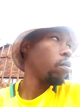 Snapshot of KingBonga chatting on December 2025 09:00:01 AM KingBonga online show from December 2025 09:00:01 AM