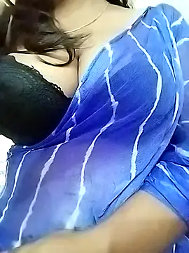 Snapshot of Ponds_beauty chatting on October 2025 03:24:02 PM Ponds beauty online show from October 2025 03:24:02 PM