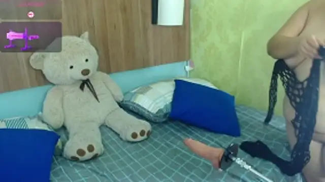 Madison Copers online show from November 2025 12:59:02 AM