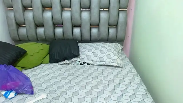 Madison Copers online show from October 2025 02:23:01 AM