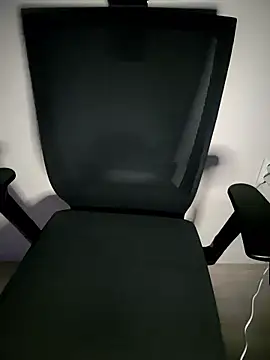 111owo111 online show from November 2025 01:59:01 PM