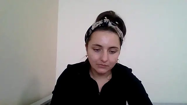 DInaraXRose online show from October 2025 11:34:01 AM