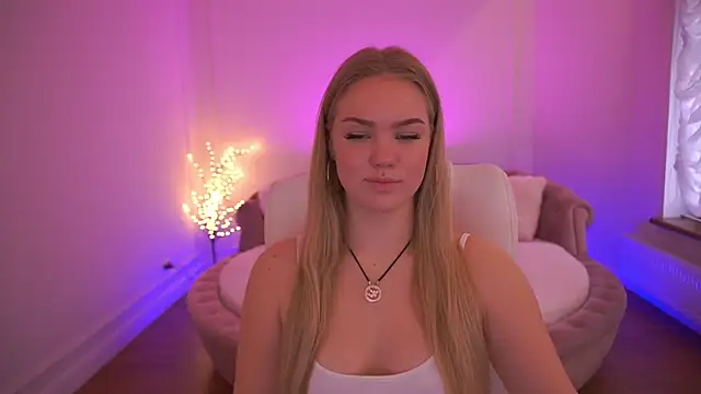 Snapshot of CelesteNoir chatting on December 2025 08:27:02 AM CelesteNoir online show from December 2025 08:27:02 AM