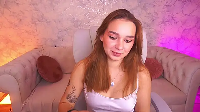 UrMuseOn online show from November 2025 07:57:02 AM