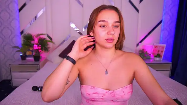 UrMuseOn online show from October 2025 02:49:02 PM