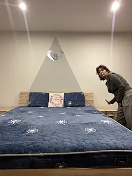 Piggiteablacktea online show from December 2025 06:54:02 PM