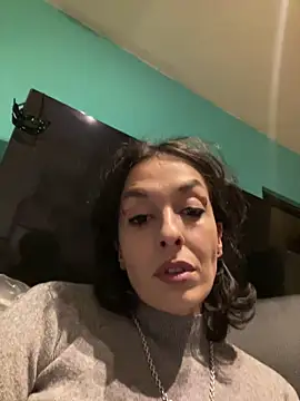 Piggiteablacktea online show from March 2026 07:04:01 PM