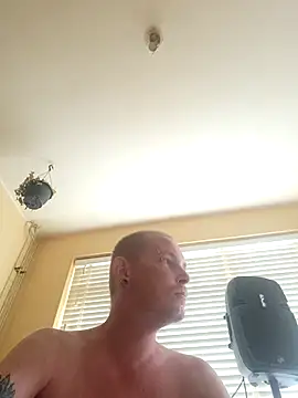 Snapshot of piercingpik chatting on June 2026 03:18:01 PM piercingpik online show from June 2026 03:18:01 PM