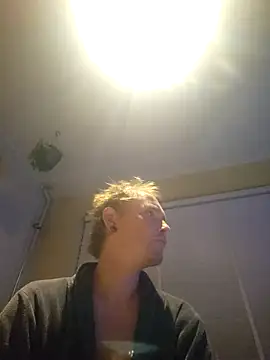 piercingpik online show from November 2025 09:08:01 PM