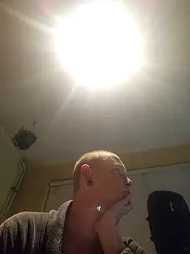 Snapshot of piercingpik chatting on June 2026 08:30:01 PM piercingpik online show from June 2026 08:30:01 PM