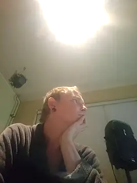 piercingpik online show from April 2026 08:31:02 PM