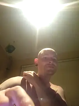 Snapshot of piercingpik chatting on May 2026 09:35:02 PM piercingpik online show from May 2026 09:35:02 PM