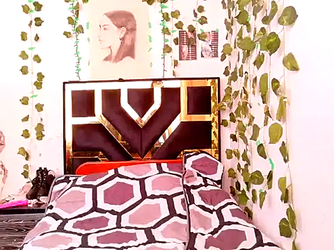 lucywhite13 online show from October 2025 07:34:02 PM