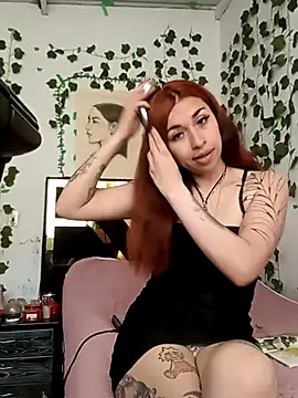 lucywhite13 online show from November 2025 03:45:01 PM