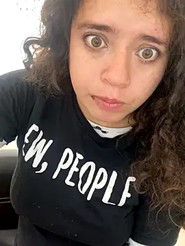 Lucy YupiSweet online show from November 2025 05:06:02 PM