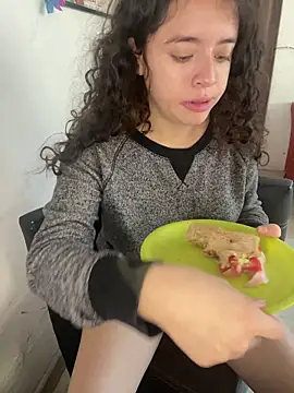 Lucy YupiSweet online show from November 2025 03:45:02 PM