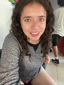 Lucy YupiSweet online show from November 2025 03:34:02 PM