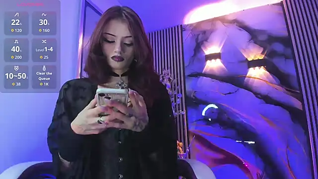 chloe jacksonn online show from December 2025 11:00:01 PM