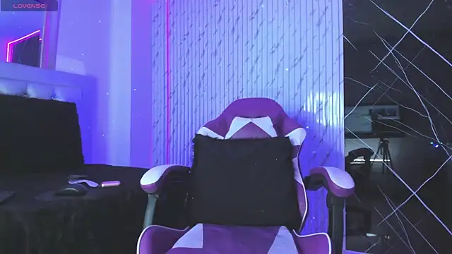 chloe jacksonn online show from October 2025 11:58:01 PM