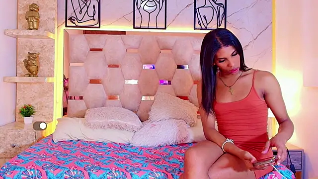 Valentina Shine online show from June 2026 03:32:02 PM