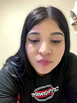 Snapshot of Vliacoooper2 chatting on November 2025 06:03:01 AM Vliacoooper2 online show from November 2025 06:03:01 AM