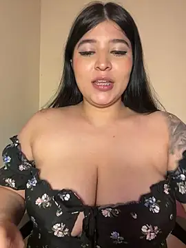 Vliacoooper2 online show from April 2026 06:03:01 PM