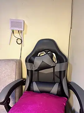 Snapshot of Vliacoooper2 chatting on October 2025 06:56:02 AM Vliacoooper2 online show from October 2025 06:56:02 AM