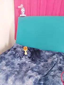 Miss-tetas online show from November 2025 03:50:02 PM