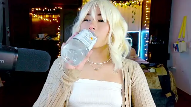 Shisuku Sophi online show from February 2026 03:58:01 AM