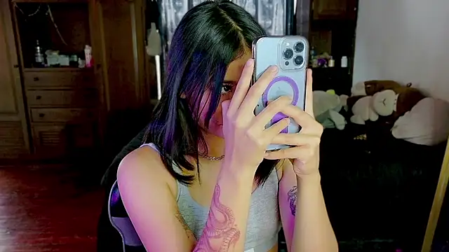 Snapshot of Shisuku_Sophi chatting on July 2026 01:54:01 PM Shisuku Sophi online show from July 2026 01:54:01 PM