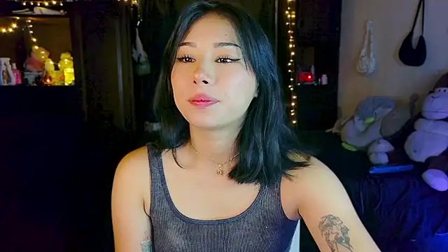 Shisuku Sophi online show from May 2026 04:43:02 AM