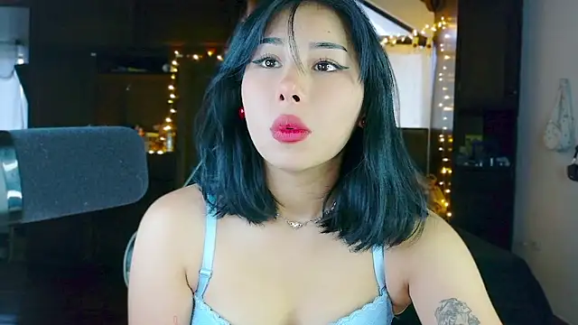 Shisuku Sophi online show from May 2026 10:24:01 PM