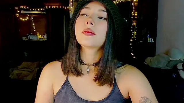 Snapshot of Shisuku_Sophi chatting on July 2026 11:35:02 PM Shisuku Sophi online show from July 2026 11:35:02 PM