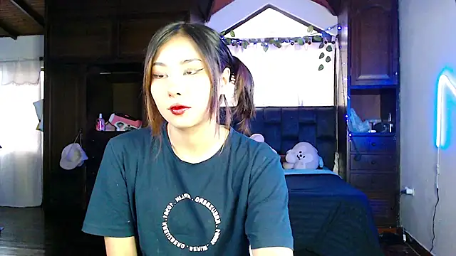 Snapshot of Shisuku_Sophi chatting on October 2025 10:11:01 PM Shisuku Sophi online show from October 2025 10:11:01 PM