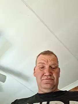 Snapshot of wallacelegend chatting on November 2025 06:05:01 AM wallacelegend online show from November 2025 06:05:01 AM