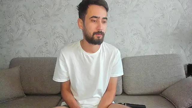 sophywhisper online show from September 2025 07:04:01 AM