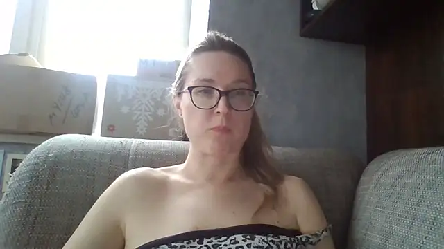 Snapshot of Jugira chatting on June 2026 04:16:02 PM Jugira online show from June 2026 04:16:02 PM
