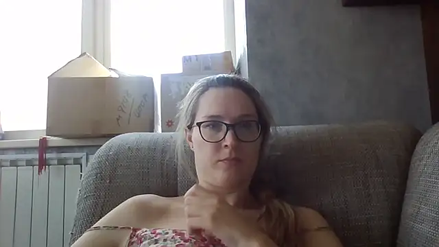 Snapshot of Jugira chatting on June 2026 01:28:02 PM Jugira online show from June 2026 01:28:02 PM